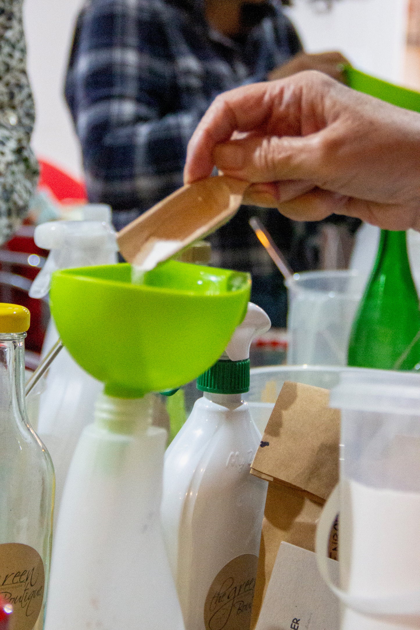 MAKE YOUR OWN NATURAL, ZERO-WASTE CLEANING PRODUCTS: HOVE WORKSHOP